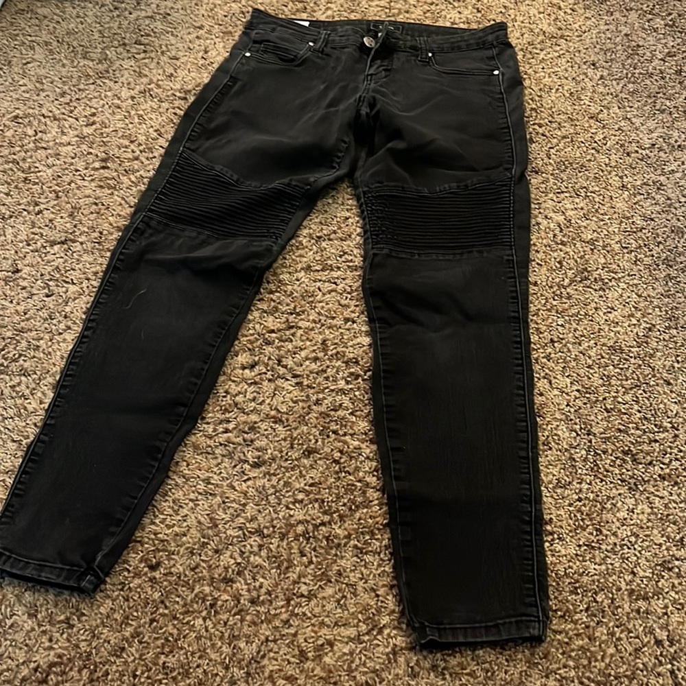 Black/ dark grey